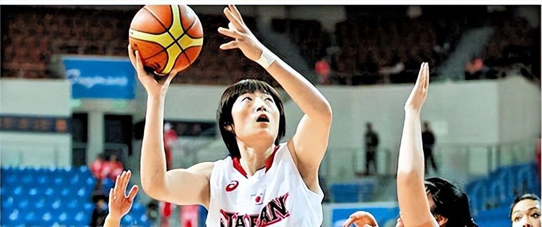 大合同悬了，首发也没了？火箭13+6前锋迎激烈竞争，难逃替补命运