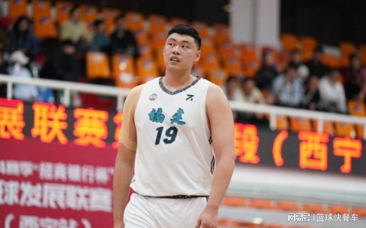 兄弟篮球，布伦森、哈特和大乔是首个NCAA+NBA夺冠的三人组
