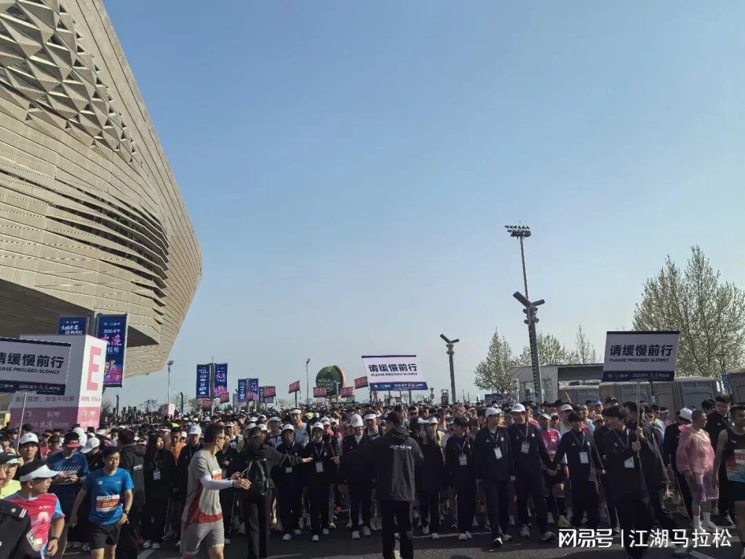 蒂勒曼斯：拿到1分可以接受，前半个小时我们踢得太被动